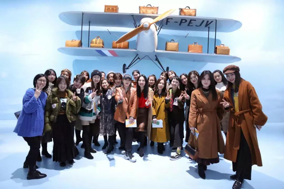 大饼的穿搭,大饼脸女生穿搭