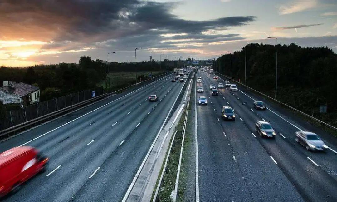 出去旅行不能捡石头有这一说法吗,8天假期适合去哪