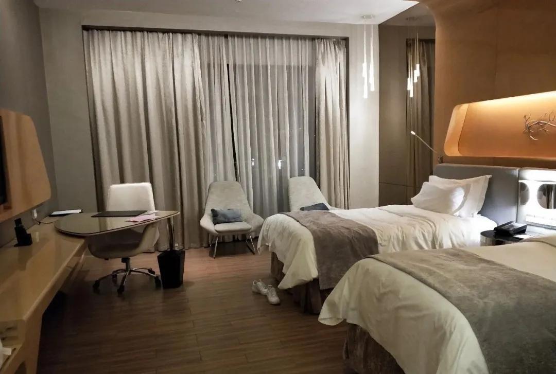 英国留学生疫情回国隔离视频,疫情期间英国留学生的日常生活