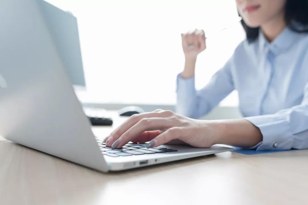 95后打工月薪2800,95后月薪1万