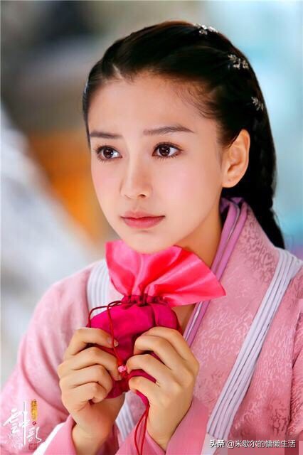 angelababy眼睛整过吗,angelababy有没有整过脸