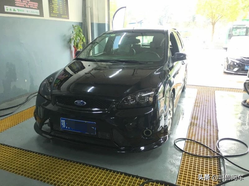 2010福特嘉年华和2008福克斯怎么选,05福特福克斯还能开几年