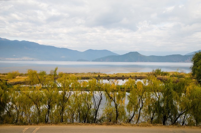 消失的地平线上的“香巴拉”和“女儿国”（二）