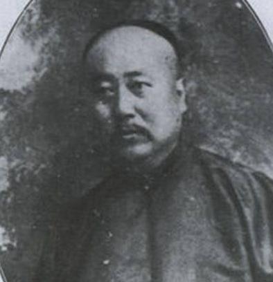 民国二“名骂”：一个自愿赴狱一个亡命天涯，数年后大“打”出手