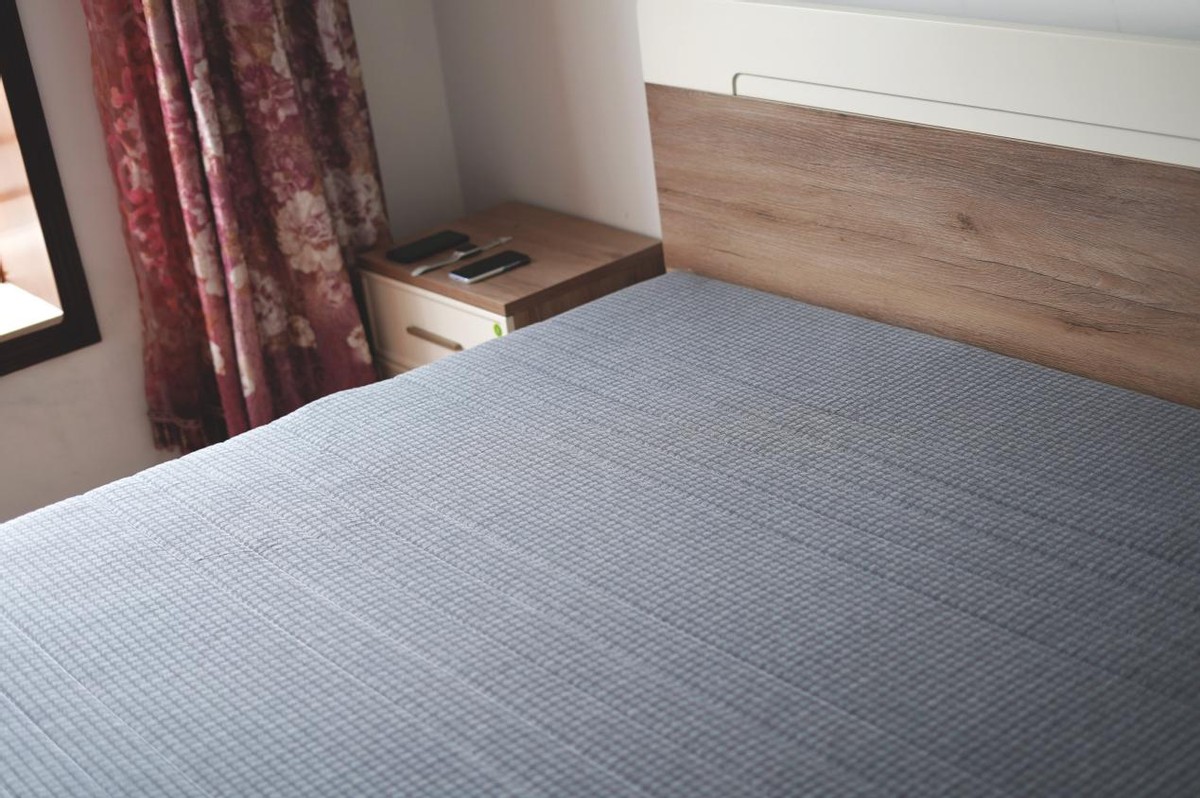 米粉亲自来验货售价两千多的8H金刚护脊乳胶床垫到底值不值