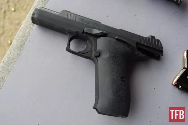 噱头大于实质——传奇的SIGP210手枪推出紧凑便携型