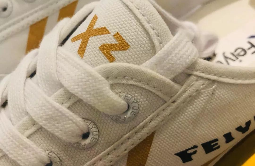 风靡全球的「Tongue+Chic街头密码」潮鞋艺术展首登上海