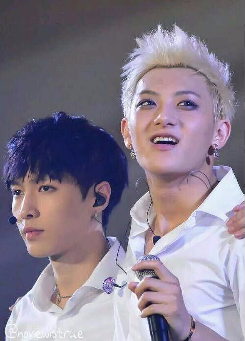 黄子韬给张艺兴送的生日祝福,黄子韬为张艺兴庆生截图曝光