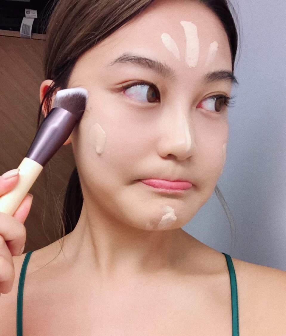 不管啥粉底液滴几滴,不管什么粉底液都卡粉