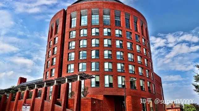 每月刚发工资就月光,为何我越来越穷?你早该读懂巴菲特