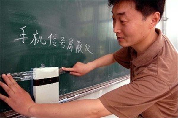 偷高考试卷可行吗？18年前真的有人做到了，可苦了那一年的考生