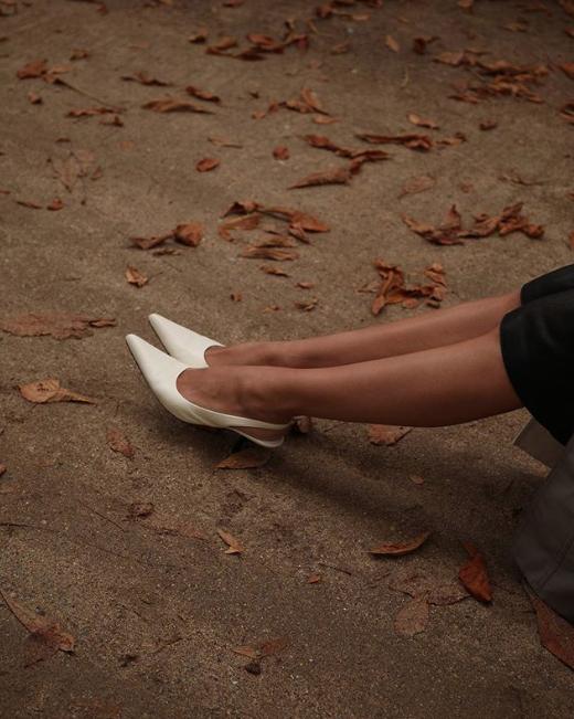 今年最流行凉鞋简单大方百搭,今年流行几款夏日凉鞋时尚百搭