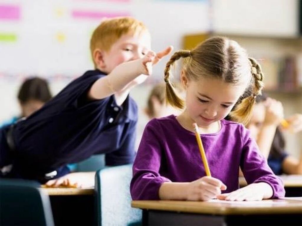 在学校被打了家长应该怎么处理,在学校被老师打怎么处罚