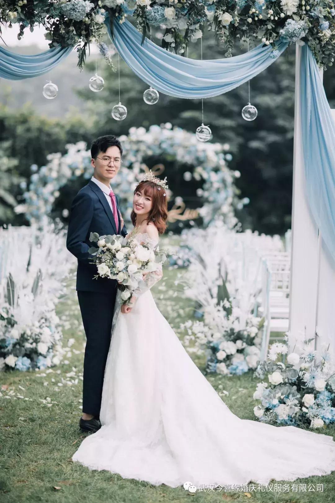 何超盈过大礼什么意思,何猷君晒姐姐何超盈过大礼仪式照