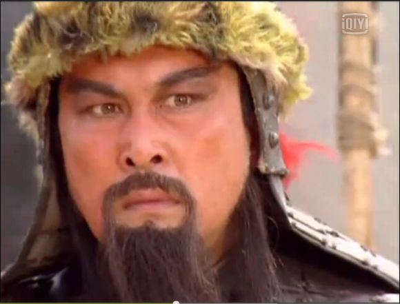 为什么关羽总是眯着眼睛？