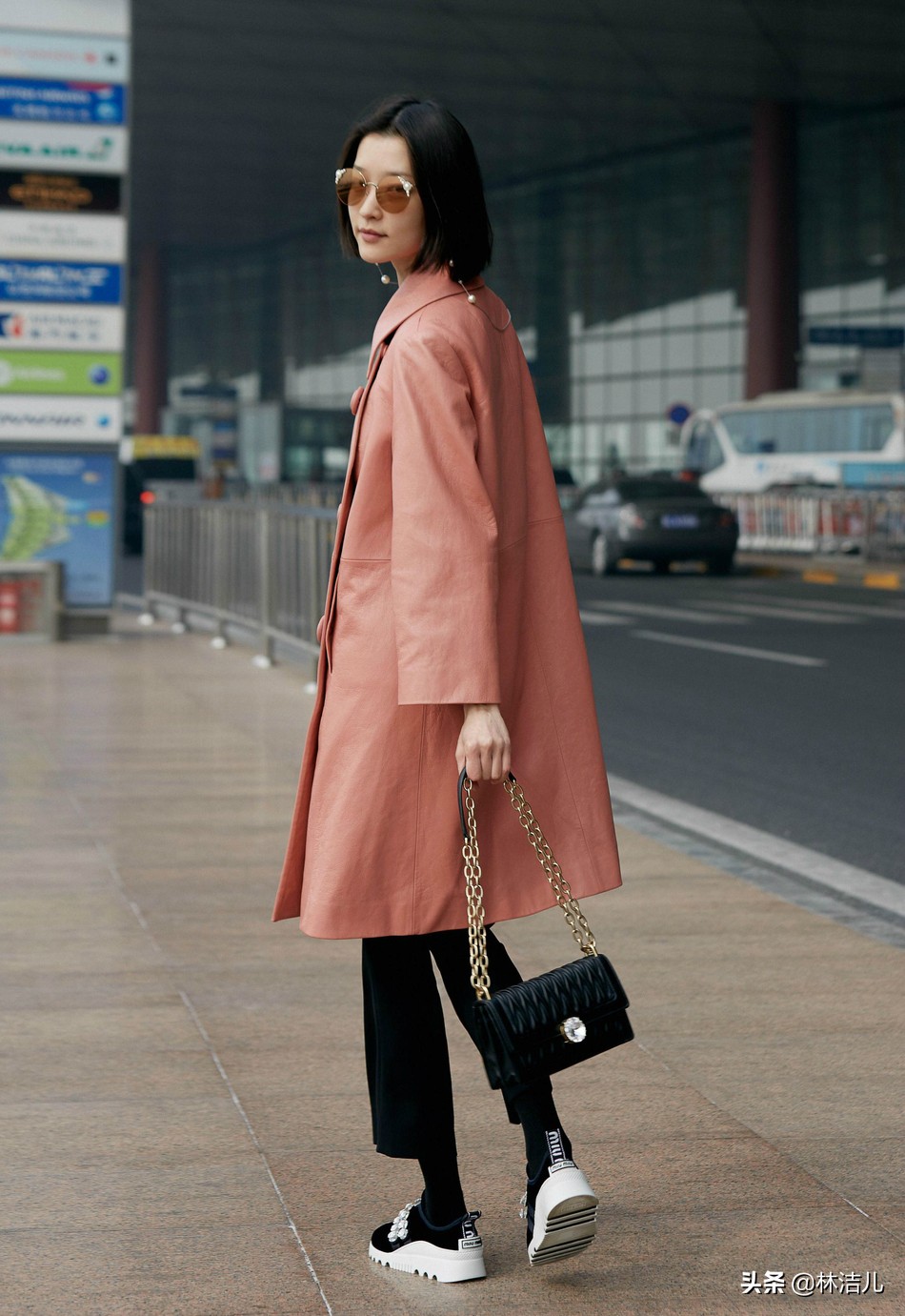 不懂风衣就别乱穿，2021流行这4款，连倪妮刘雯都强势种草了