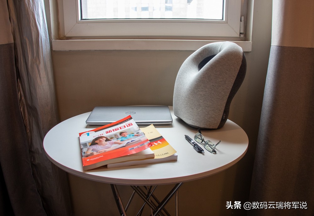 平躺着睡颈椎疼侧着睡就不疼,平躺着睡觉背疼侧着睡不疼