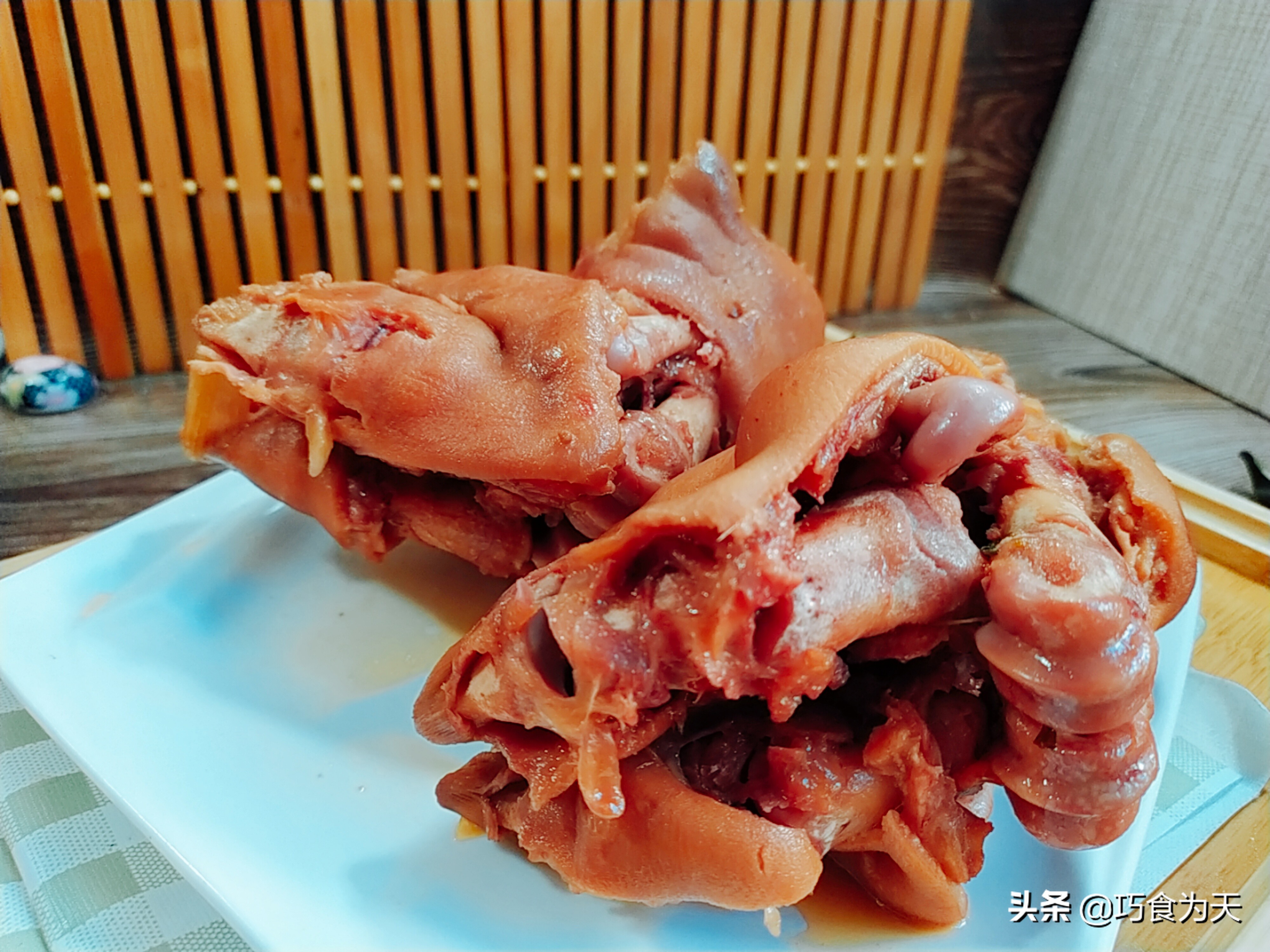 美味的猪蹄，选直的好还是选弯的好，从业30年猪肉摊主的5招