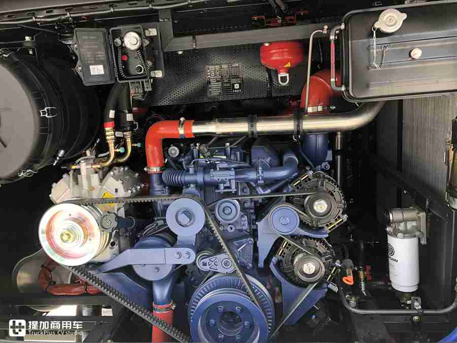 黄金时代已过，长途大巴还高端吗？实拍中通3轴大巴带您好好看看