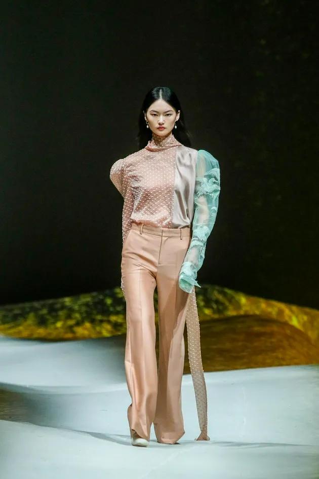 閤而不同，地素时尚借敦煌文化讲了个现代故事