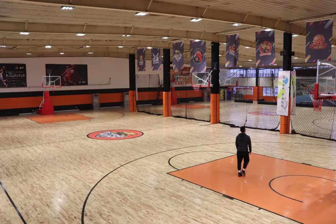 室内篮球馆运动木地板标准,大自然木地板规格尺寸是多少