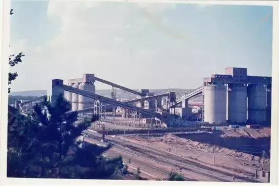 从偏远的小村庄又来到繁华的城市,从穷乡僻壤到人间仙境蝶变