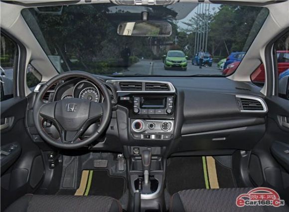 合资掀背小中型车仅售14万多,这几款合资两厢车又降价