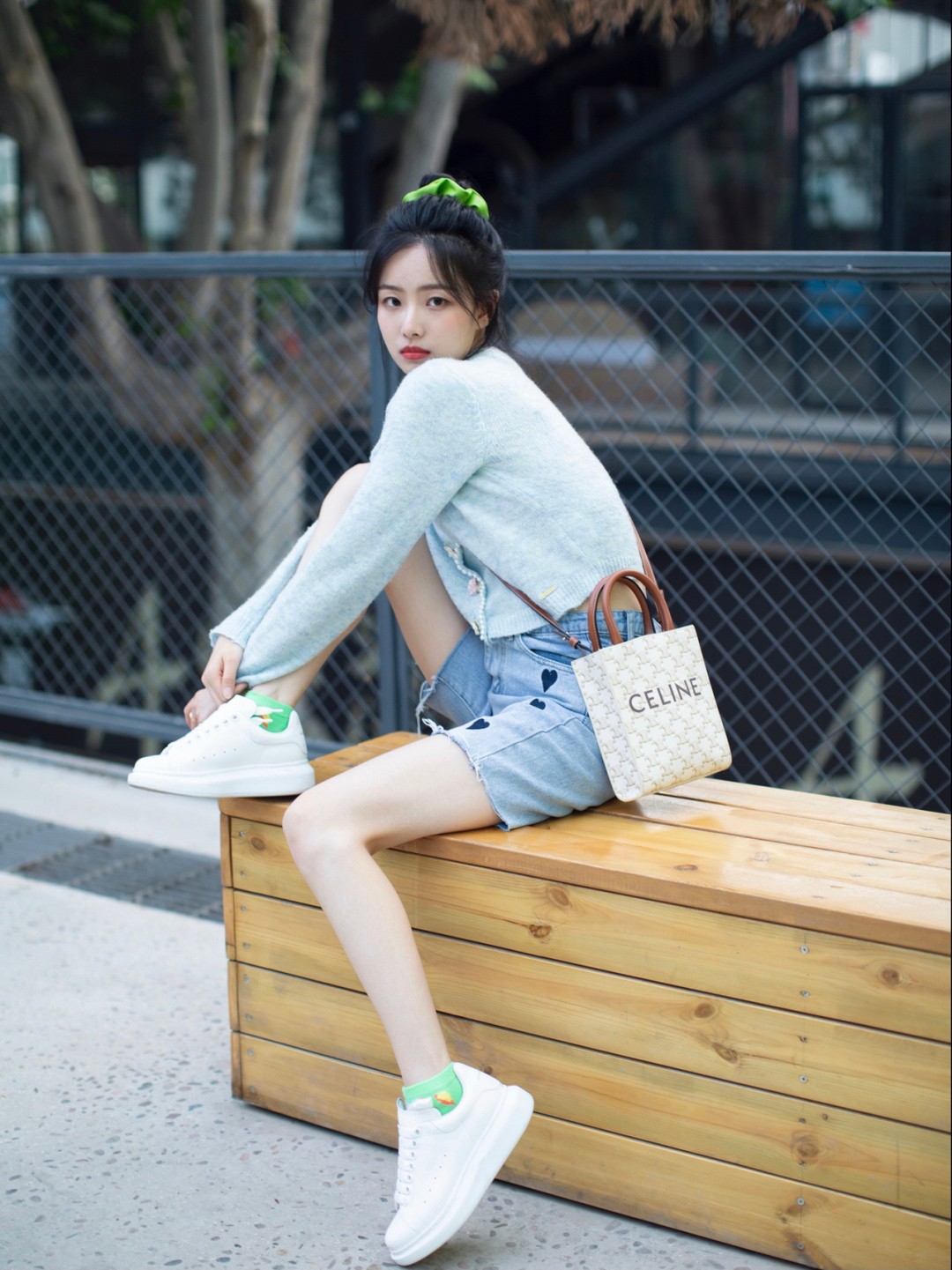 当前最流行的小包包,为什么现在流行的包包都是迷你款