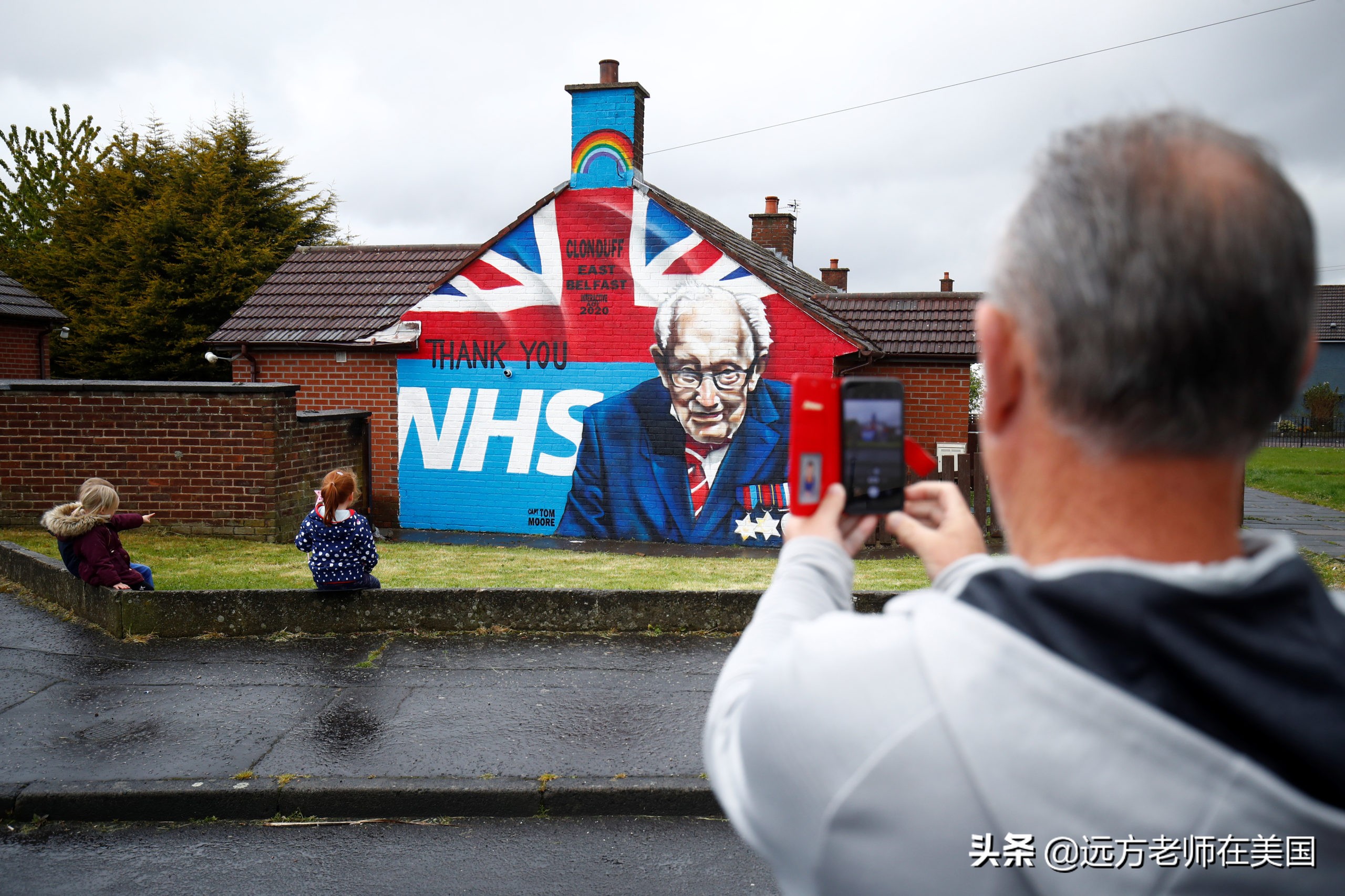 疫情之下，他的百岁生日盛况堪比英国女王