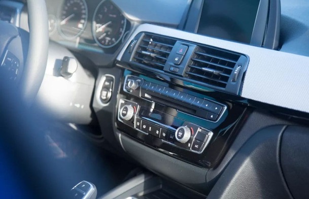 汽车暖风为什么开一会就不暖和,汽车的暖风不热是什么原因