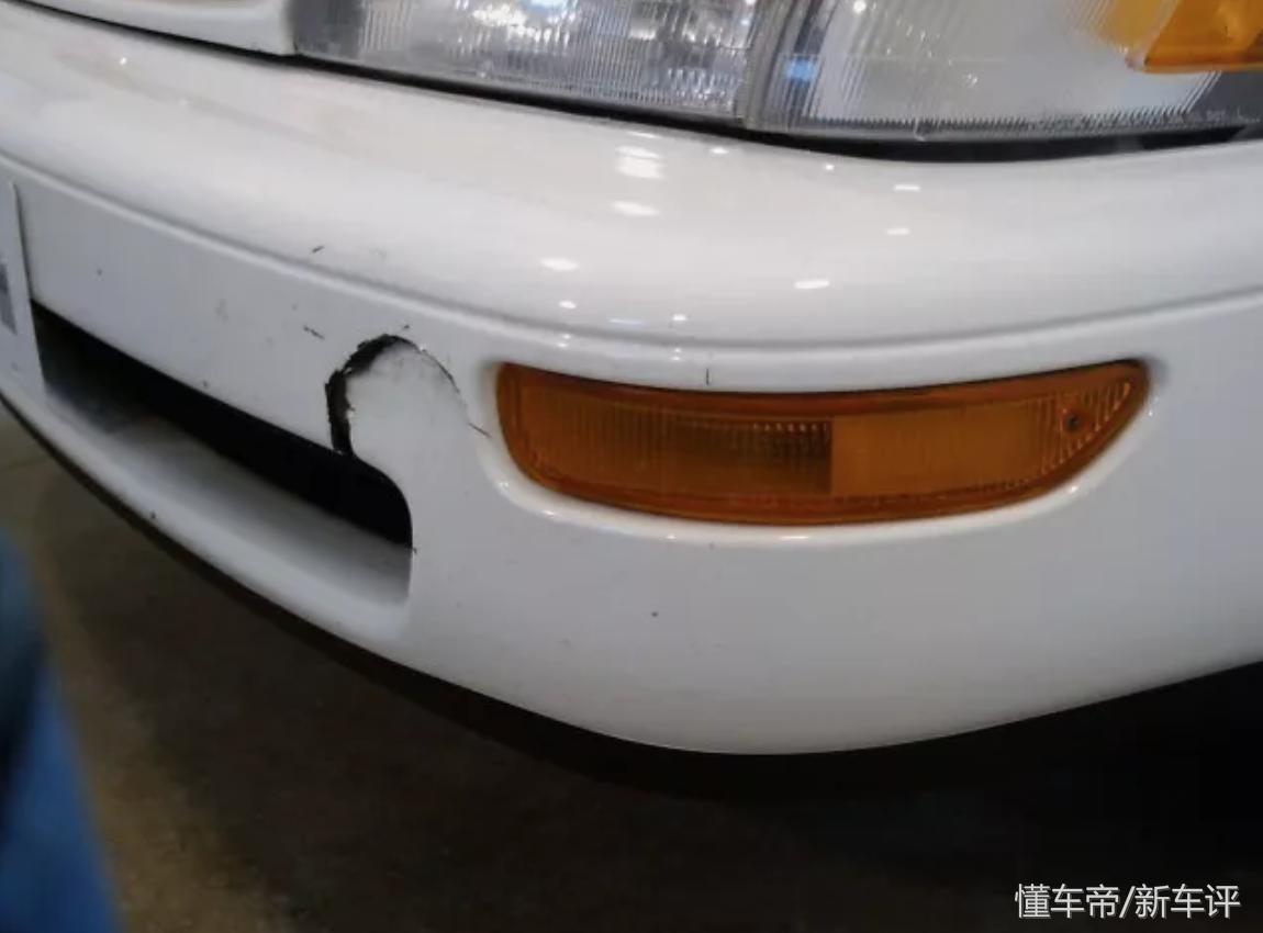 怎么现在的车都不加保险杠了,现在的车子没有前保险杠吗