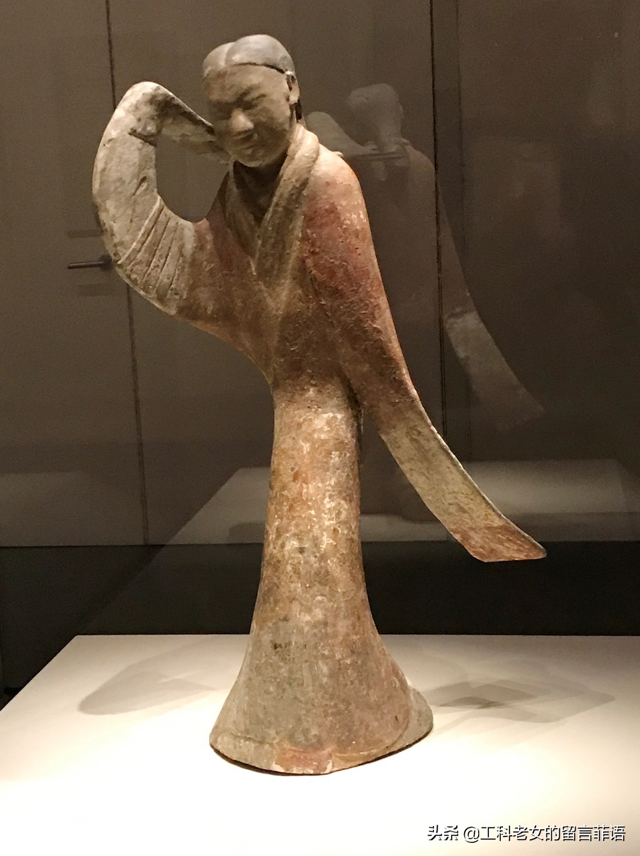 秦汉陶俑风格特色,汉唐陶俑艺术欣赏图片