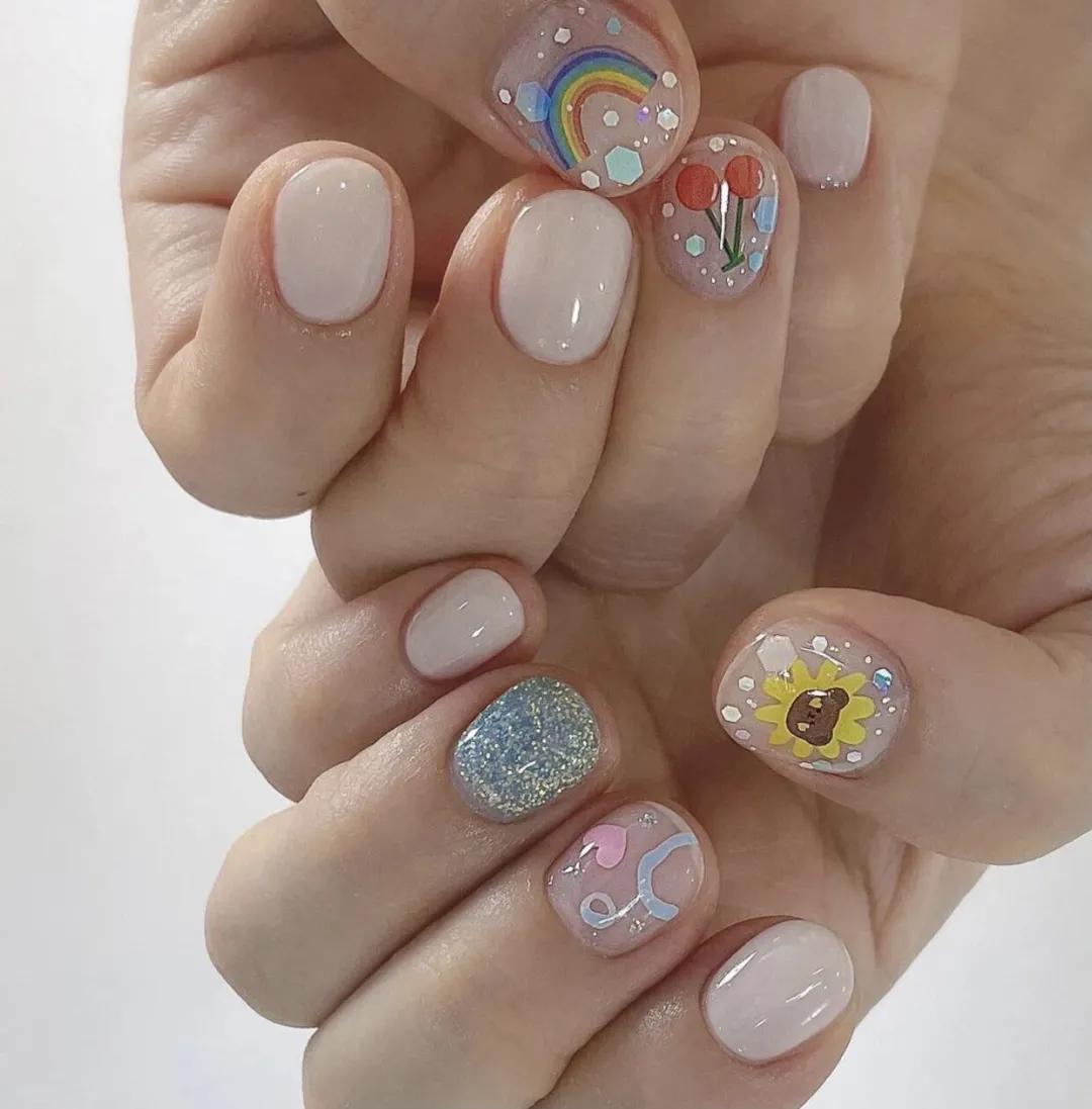 短甲美甲手绘简单款式,美甲小清新简约手绘图片