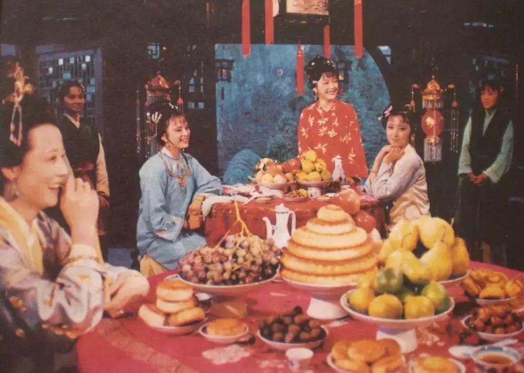 红楼梦贾宝玉为什么不喜欢薛宝钗,红楼梦中众人对贾宝玉的评价