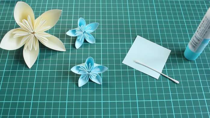 折纸樱花灯笼步骤图解,樱花绣球花折纸教程