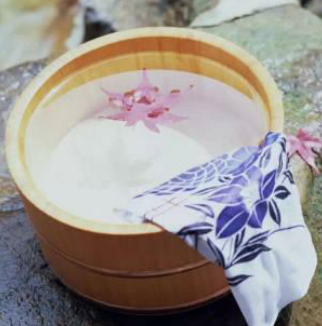 白色小羊皮包包脏了怎么清洁,皮质包包脏了用酒精清洗