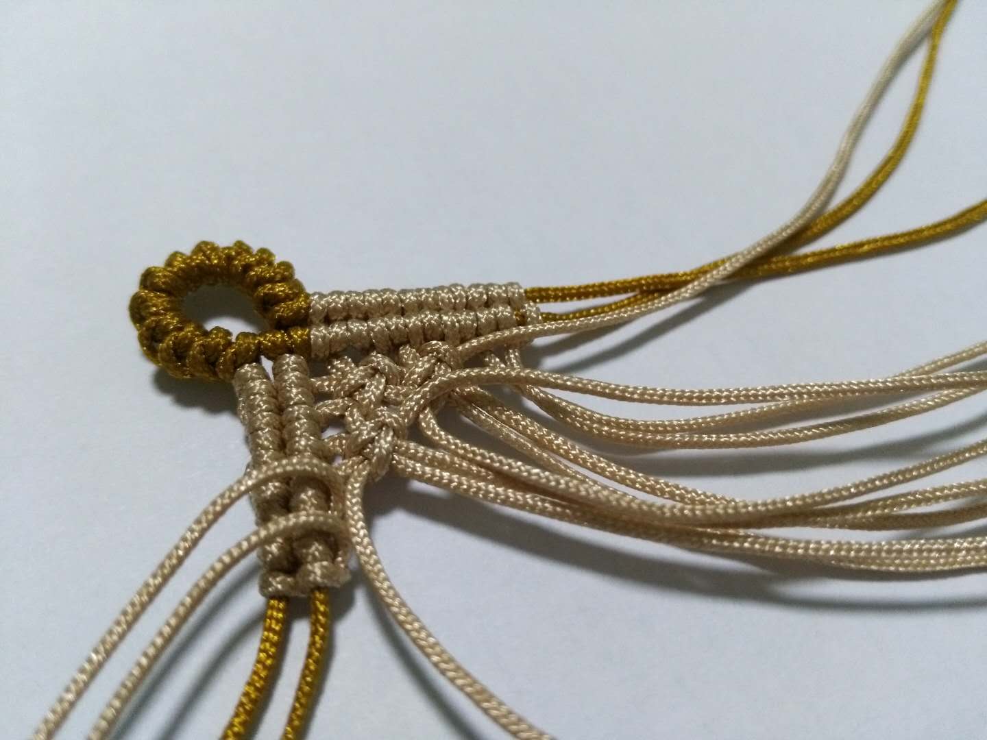 编绳花做法,手绳复杂编织教程