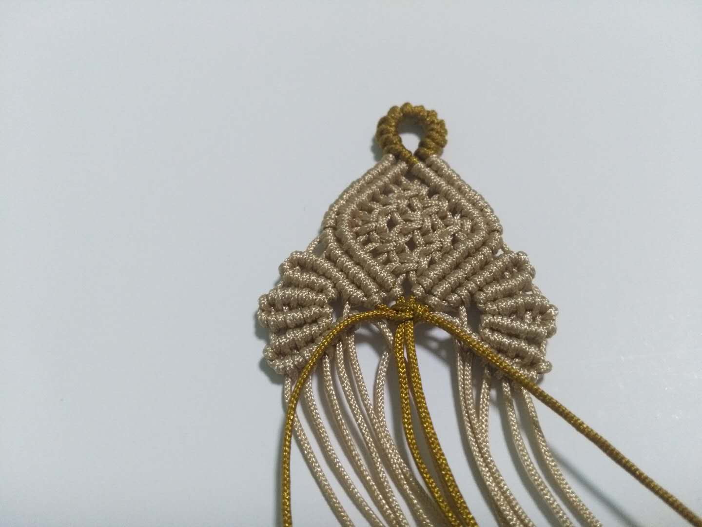 编绳花做法,手绳复杂编织教程