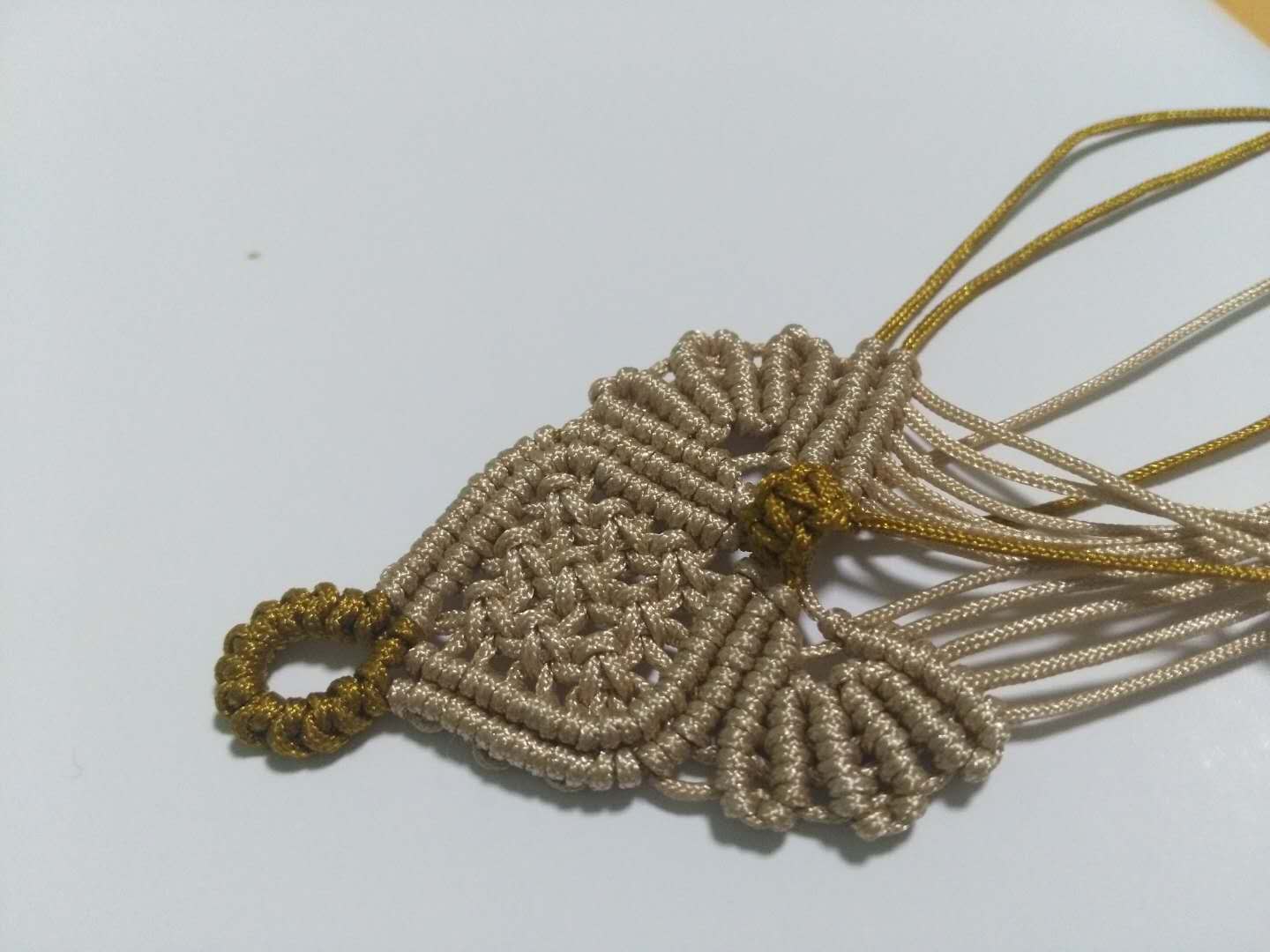 编绳花做法,手绳复杂编织教程