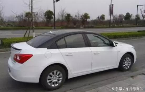 白色车顶贴黑膜需要备案吗,车顶贴的黑膜叫什么