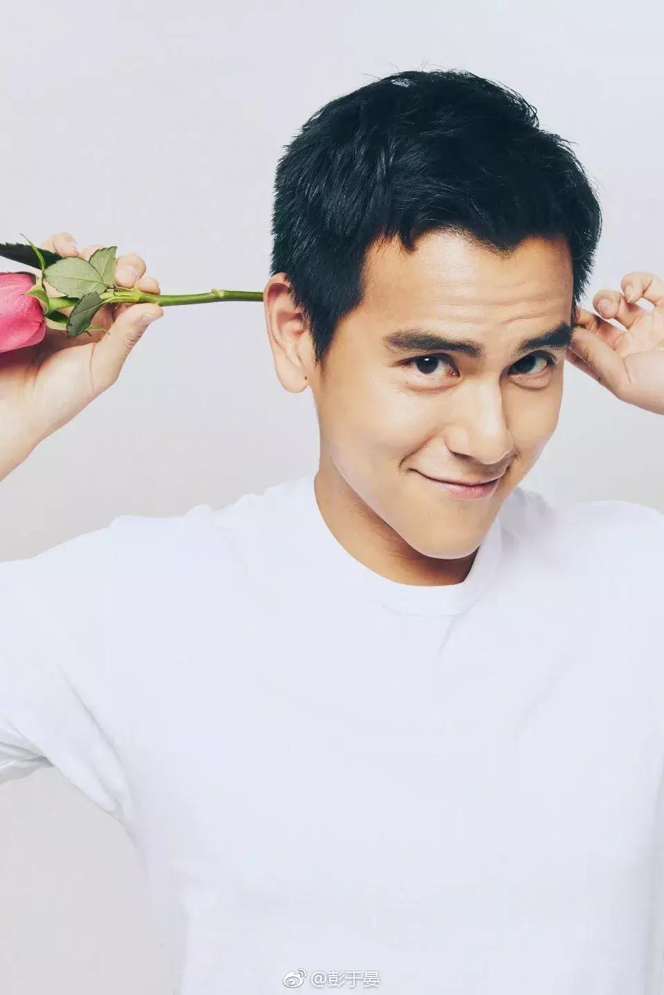 发际线高额头太饱满适合什么发型,发际线大额头高适合的发型