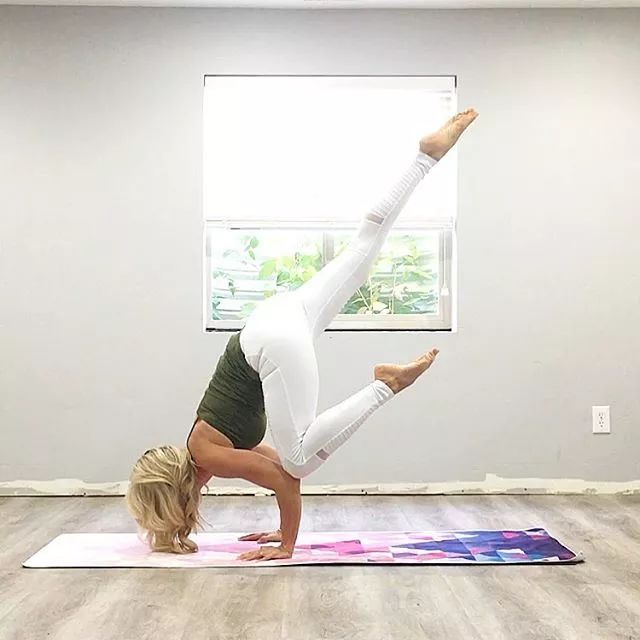 瑜伽练习真的舒服,瑜伽做四次动作直接练到腿软