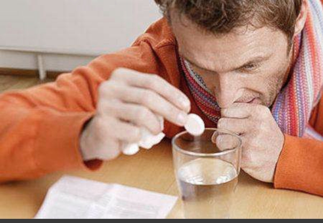 如何正确看待药物的副作用,药物不良反应是有什么自救方法