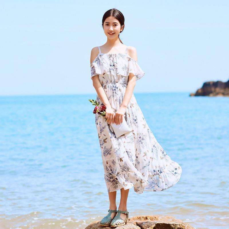 春天必备的粉色系碎花裙来了,充满春天气息的碎花裙