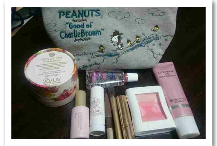 日本化妆包里面装什么东西,日本女生化妆包里有什么