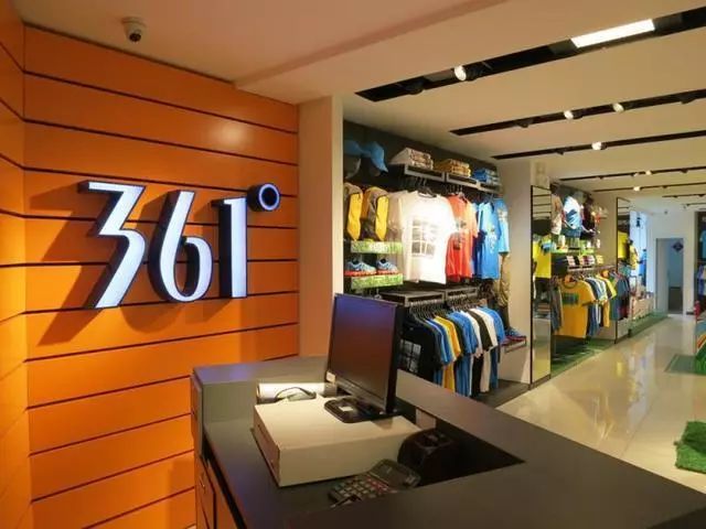 苏芒突然离任时尚集团总裁;开云眼镜部门入驻京东