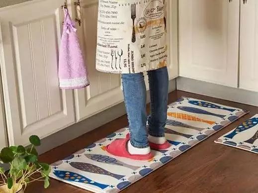 地垫到底该放在大门外还是大门里