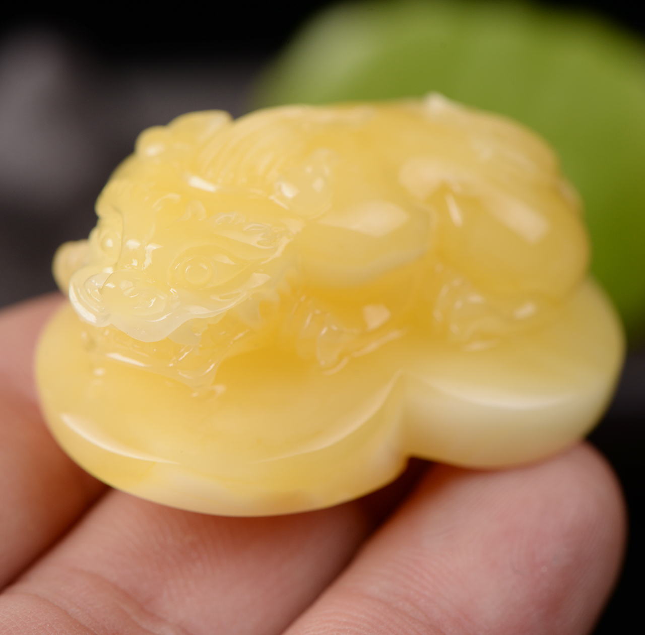 琥珀和蜜蜡哪个更对身体好,琥珀蜜蜡最全知识梳理