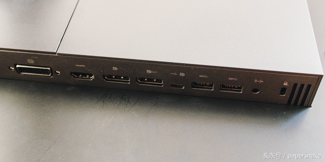 24寸显示器用曲面的还是平面的好,24寸显示器选平面曲面