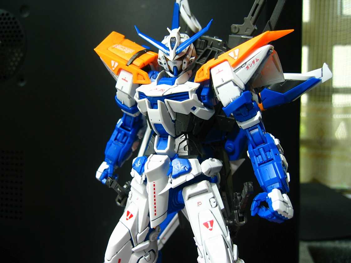 高达中那些出现在外传中颜值极高的机体——蓝色异端系列